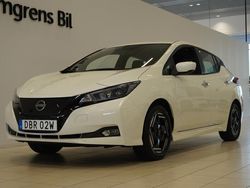 Vit Begagnad 2023 Nissan Leaf Acenta Halvkombi | 198 800 kr (Superpris)