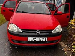 Röd Begagnad 2002 Opel Corsa Halvkombi | 23 000 kr (Marknadspris)