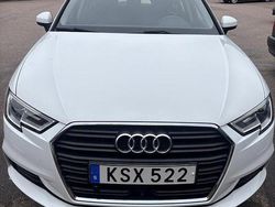 Vit Begagnad 2018 Audi A3 Sportback Proline Halvkombi | 169 000 kr (Marknadspris)