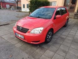 Röd Begagnad 2004 Toyota Corolla Halvkombi | 24 900 kr (Marknadspris)