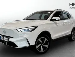 Vit (white) Begagnad 2022 MG ZS Luxury Sedan | 244 900 kr (Bra pris)