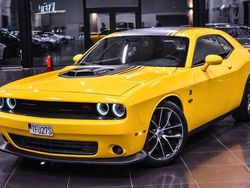 Gul Begagnad 2017 Dodge Challenger Sportkupé | 489 900 kr (Dyr)