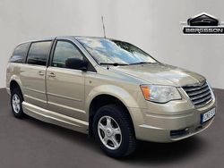 Ljusbrun (silver) Begagnad 2010 Chrysler Town & Country Minibuss | 89 900 kr
