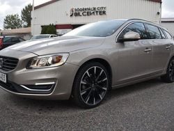 Ljusbrun Begagnad 2014 Volvo V60 Momentum Kombi | 129 900 kr (Marknadspris)