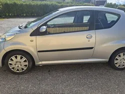 Grå Begagnad 2008 Peugeot 107 Halvkombi | 27 500 kr (Marknadspris)