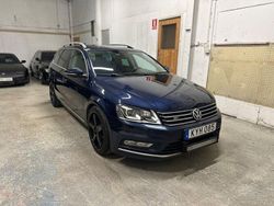 Mörkblå Begagnad 2013 VW Passat R-line Kombi | 58 500 kr (Marknadspris)