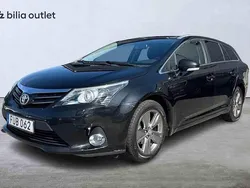 Svart Begagnad 2015 Toyota Avensis Kombi | 144 900 kr
