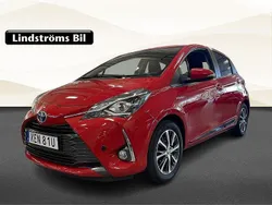 Röd Begagnad 2020 Toyota Yaris Hybrid Halvkombi | 184 900 kr (Marknadspris)