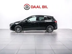 Svart Begagnad 2020 Mercedes B250e AMG Minibuss | 289 700 kr (Dyr)