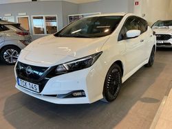 Vit Begagnad 2023 Nissan Leaf N-Connecta Halvkombi | 288 000 kr