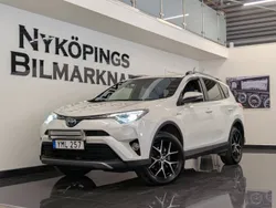 Vit Begagnad 2016 Toyota RAV4 Hybrid Active SUV | 179 900 kr (Lite dyr)