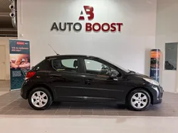 Svart Begagnad 2009 Peugeot 207 Halvkombi | 32 900 kr (Marknadspris)