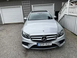 Silver Begagnad 2017 Mercedes E220 AMG line Kombi | 305 000 kr (Marknadspris)