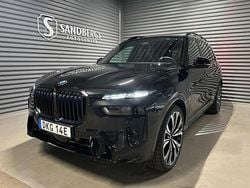 Svart Ny 2025 BMW X7 Exclusive SUV | 1 285 000 kr (Bra pris)