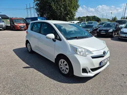 Vit Begagnad 2011 Toyota Verso-S Minibuss | 44 900 kr (Bra pris)