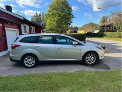 Grå Begagnad 2014 Ford Focus Titanium Kombi | 45 000 kr (Superpris)
