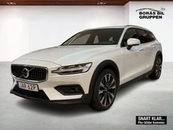Vit Begagnad 2024 Volvo V60 CC Plus Kombi | 419 000 kr (Superpris)