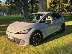 Grå Begagnad 2023 Cupra Born Halvkombi | 285 000 kr (Marknadspris)