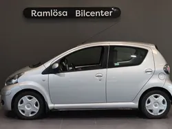 Silver Begagnad 2010 Toyota Aygo Halvkombi | 67 900 kr (Lite dyr)