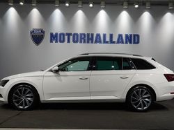 Vit Begagnad 2019 Skoda Superb LAURIN & KLEMENT Kombi | 279 900 kr (Marknadspris)