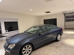 Blå Begagnad 2002 Mercedes CLK240 Elegance Sportkupé | 44 900 kr (Dyr)
