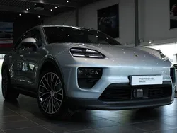 Silver Begagnad 2024 Porsche Macan SUV | 895 000 kr (Superpris)