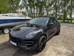 Svart Begagnad 2016 Porsche Macan Turbo Sport SUV | 389 000 kr (Marknadspris)