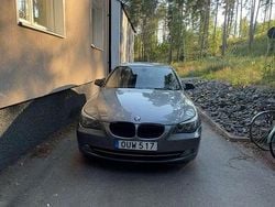 Grå Begagnad 2010 BMW 520 Sedan | 79 000 kr (Superpris)