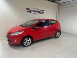 Röd Begagnad 2010 Ford Fiesta Titanium Halvkombi | 39 900 kr (Marknadspris)
