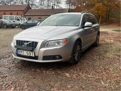 Grå Begagnad 2008 Volvo V70 Momentum Kombi | 50 000 kr (Marknadspris)
