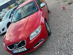 Röd Begagnad 2011 Volvo V70 R-Design Kombi | 69 000 kr (Marknadspris)