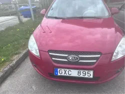 Röd Begagnad 2008 Kia Ceed 4 Halvkombi | 33 500 kr (Marknadspris)