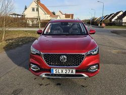 Röd Begagnad 2022 MG EHS Luxury SUV | 245 000 kr (Lite dyr)