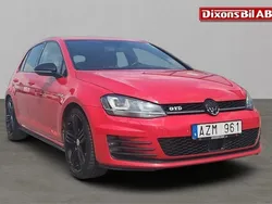 Röd Begagnad 2013 VW Golf VII Dark Label Halvkombi | 129 000 kr (Marknadspris)