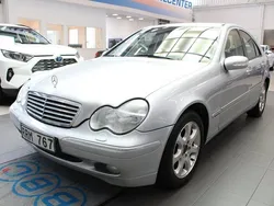 Ljusgrå Begagnad 2000 Mercedes C240 Elegance Sedan | 49 900 kr (Dyr)