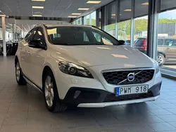 Vit Begagnad 2014 Volvo V40 CC Summum Kombi | 119 900 kr (Marknadspris)