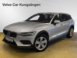 Silver Begagnad 2019 Volvo V60 CC SE Kombi | 254 800 kr (Marknadspris)