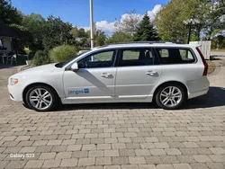 Vit Begagnad 2013 Volvo V70 Momentum Kombi | 99 000 kr (Marknadspris)