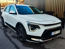 Vit Begagnad 2023 Kia Niro EX SUV | 269 000 kr (Marknadspris)