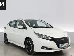Vit Begagnad 2023 Nissan Leaf Acenta Halvkombi | 189 900 kr (Superpris)