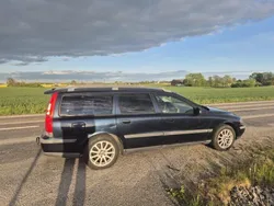 Blå Begagnad 2001 Volvo V70 Business Edition Kombi | 10 000 kr (Superpris)