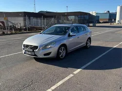 Grå Begagnad 2012 Volvo V60 Summum Kombi | 79 990 kr (Bra pris)