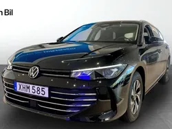 Svart (grenadilla black metallic) Begagnad 2024 VW Passat Kombi | 379 900 kr (Lite dyr)