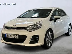 Vit Begagnad 2016 Kia Rio Halvkombi | 89 900 kr (Lite dyr)