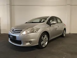 Silver Begagnad 2011 Toyota Auris Halvkombi | 92 495 kr (Marknadspris)