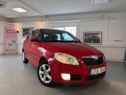 Röd Begagnad 2009 Skoda Fabia Halvkombi | 19 900 kr (Marknadspris)