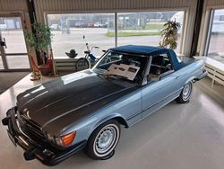 Blå Begagnad 1982 Mercedes SL380 Cab | 320 000 kr