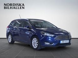 Blå Begagnad 2016 Ford Focus Titanium Kombi | 84 795 kr (Marknadspris)
