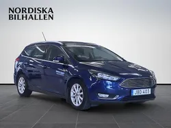 Blå Begagnad 2016 Ford Focus Titanium Kombi | 84 795 kr (Marknadspris)