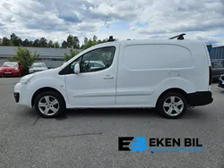 Vit Begagnad 2018 Peugeot Partner Minibuss | 94 499 kr (Marknadspris)